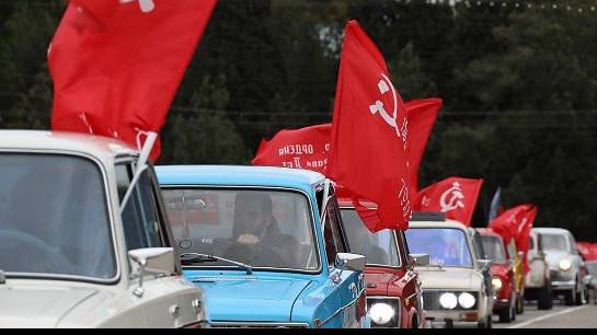 Дагестанская делегация развернула Знамя Победы в Пятигорске